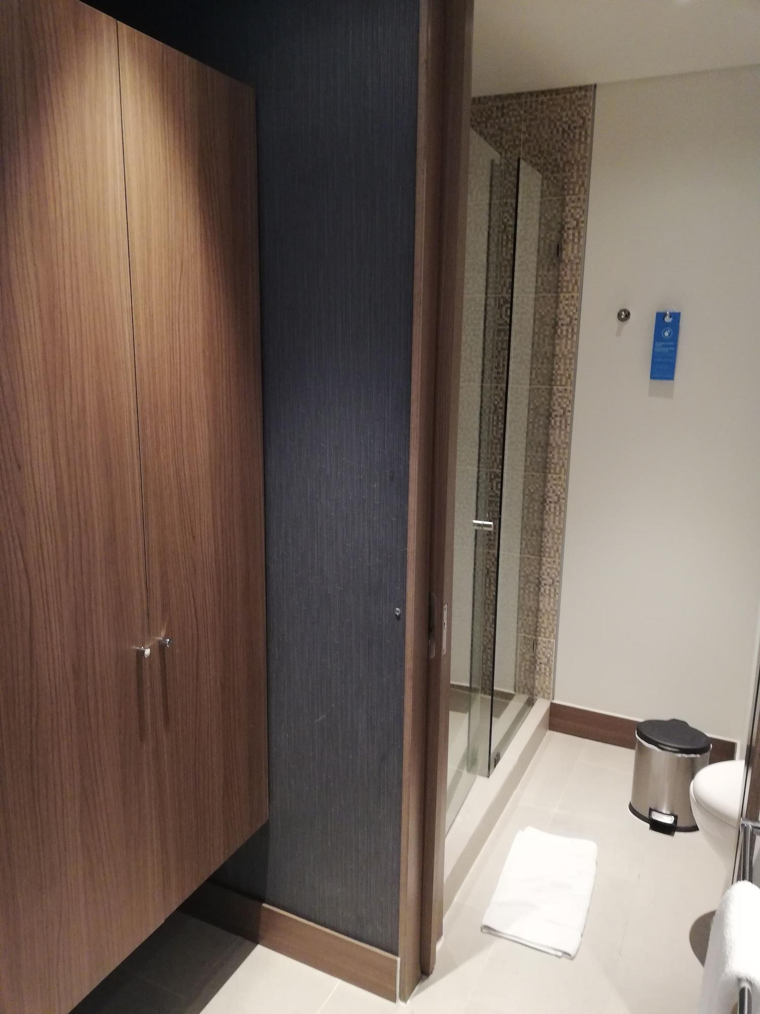 Hotel Hampton By Hilton Cali Esterno foto