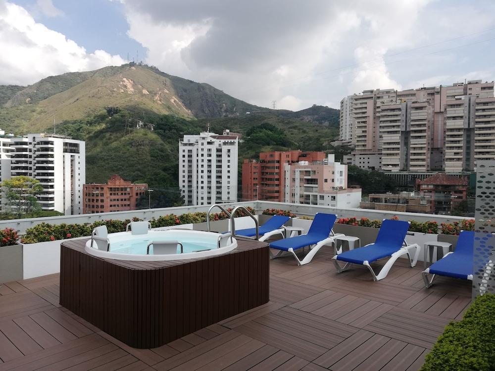 Hotel Hampton By Hilton Cali Esterno foto
