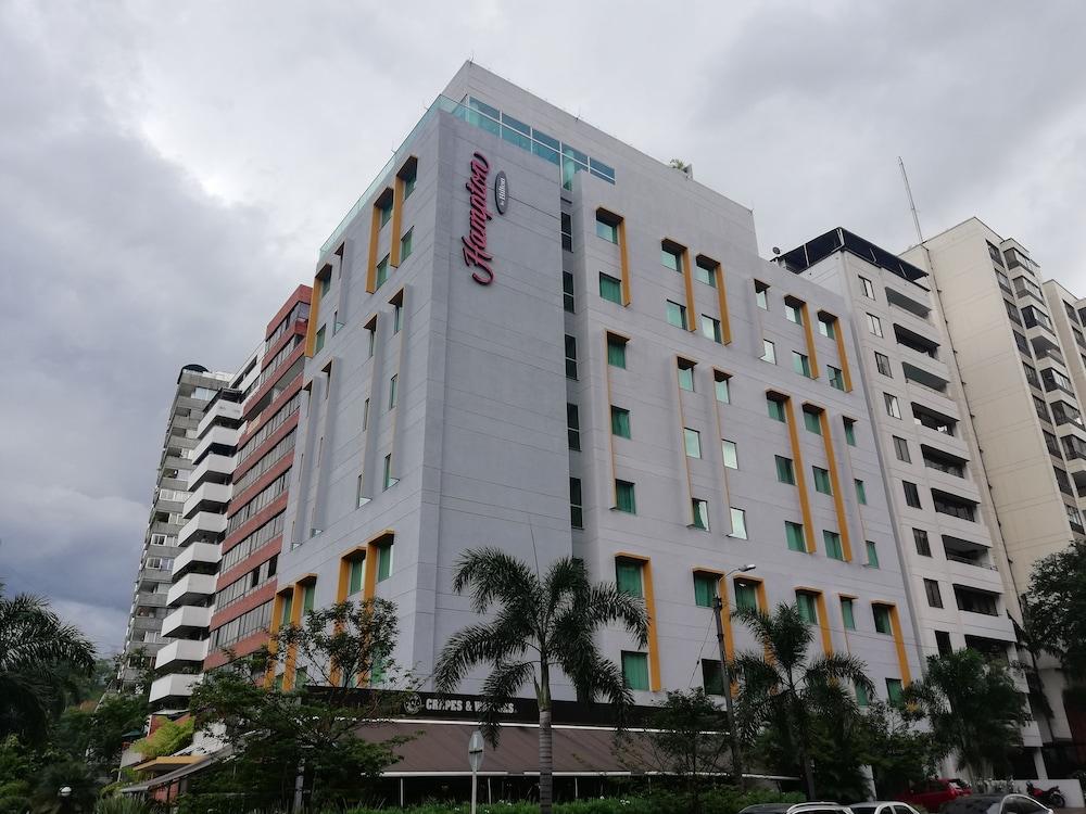Hotel Hampton By Hilton Cali Esterno foto