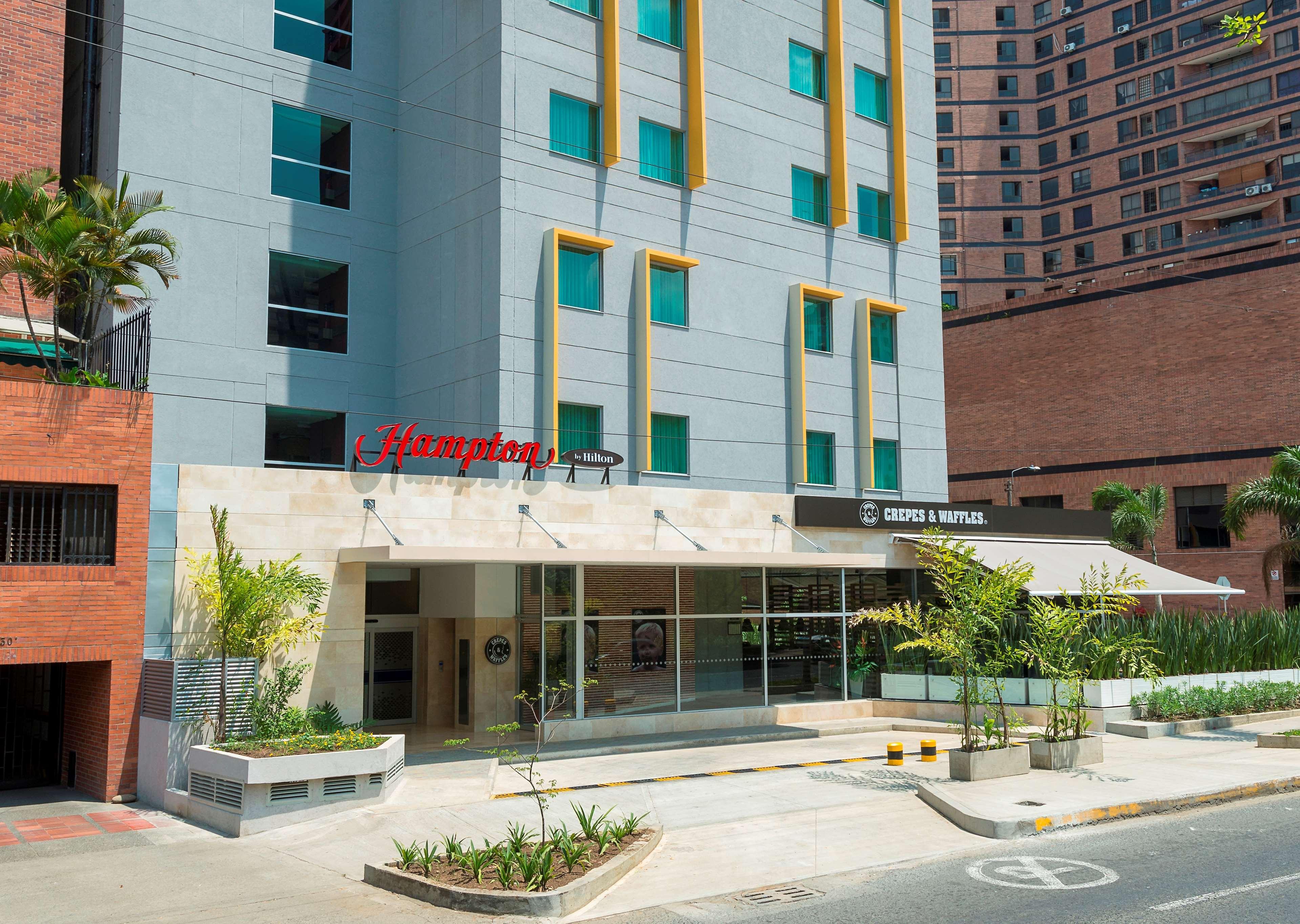 Hotel Hampton By Hilton Cali Esterno foto
